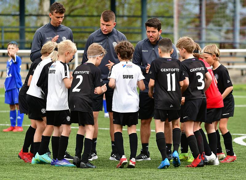 Memoriál Jiřího Feureisla přetavily v triumf naděje Manchesteru United.