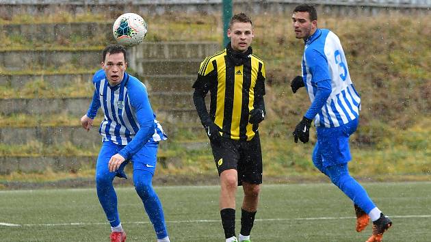 FK Ostrov - FK Olympie Březová 2:2 (2:1).