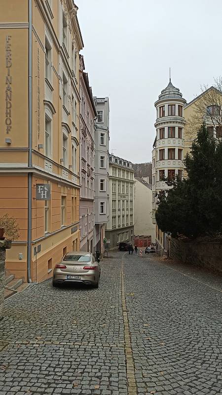 Ani horní část Moravské ulice nezůstala bez zájmu investorů.