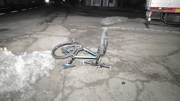 Po pádu z kola musel být cyklista hospitalizován. 