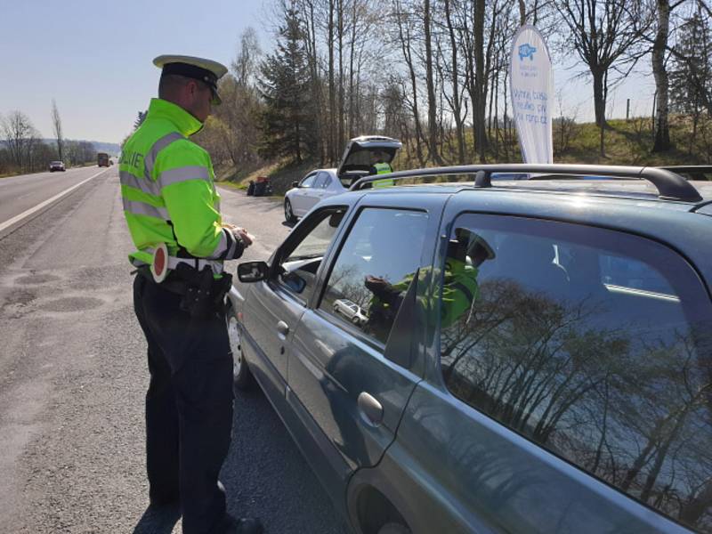 Během prodlouženého víkendu zvýšili policisté dohled na silnicích a uspořádali dopravně bezpečnostní akci.