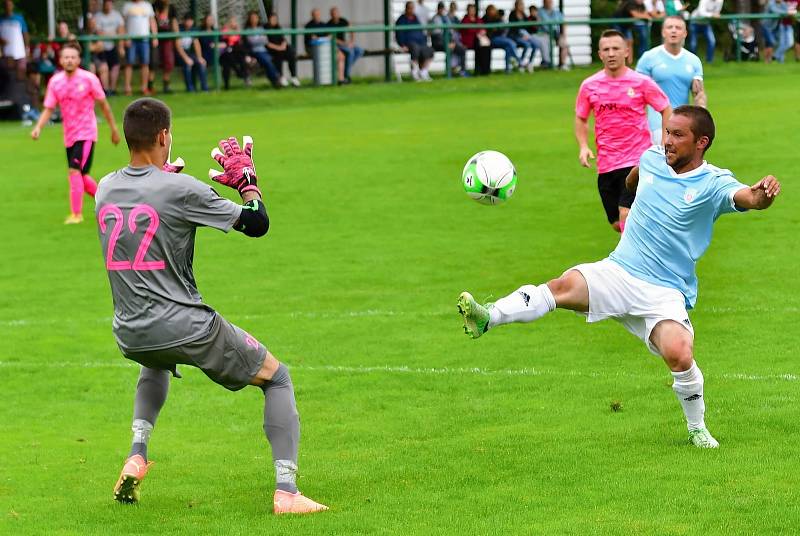 Dvory zvládly domácí premiéru, porazily Kynšperk 4:0.