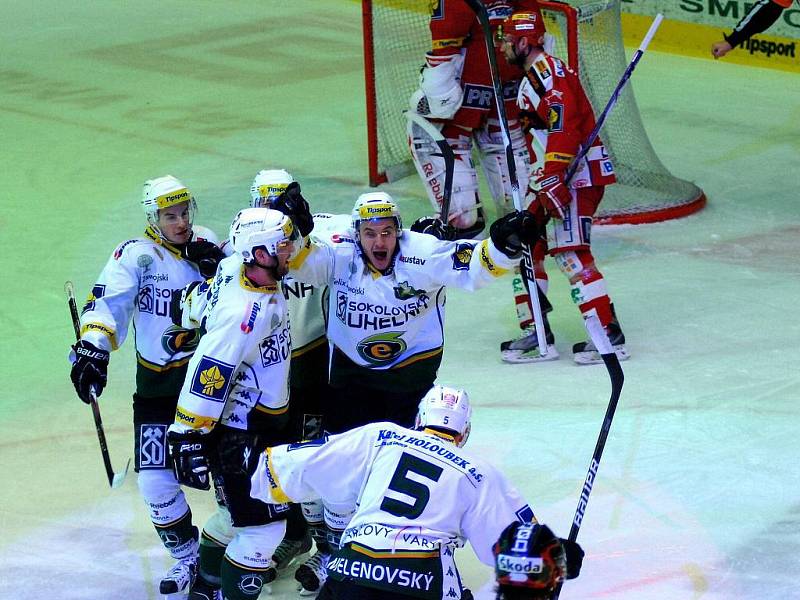 4. zápas předkola mezi HC Energie Karlovy Vary - HC Slavia Praha