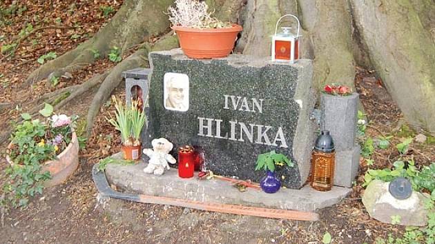 Náhrobek Ivan Hlinka.