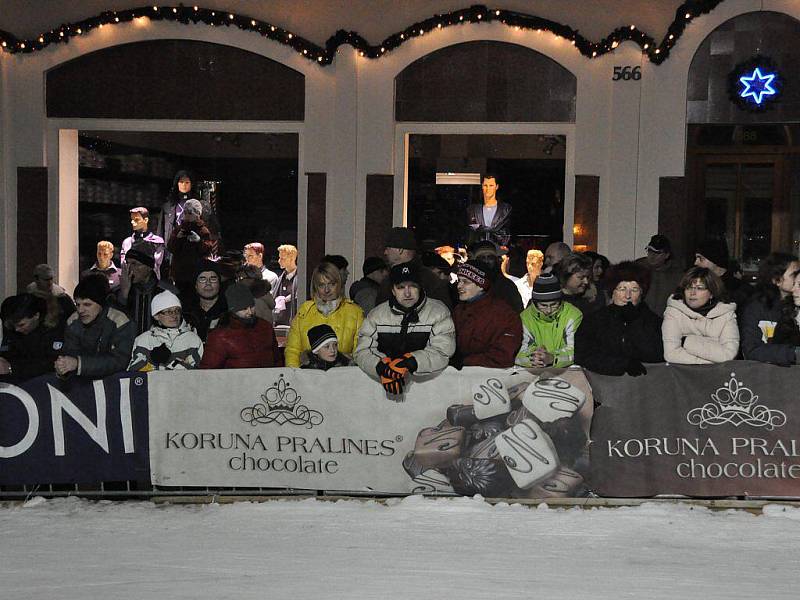 Trať třetího ročníku karlovarského Ski Sprintu byla doslova obležena stovkami nadšených diváků