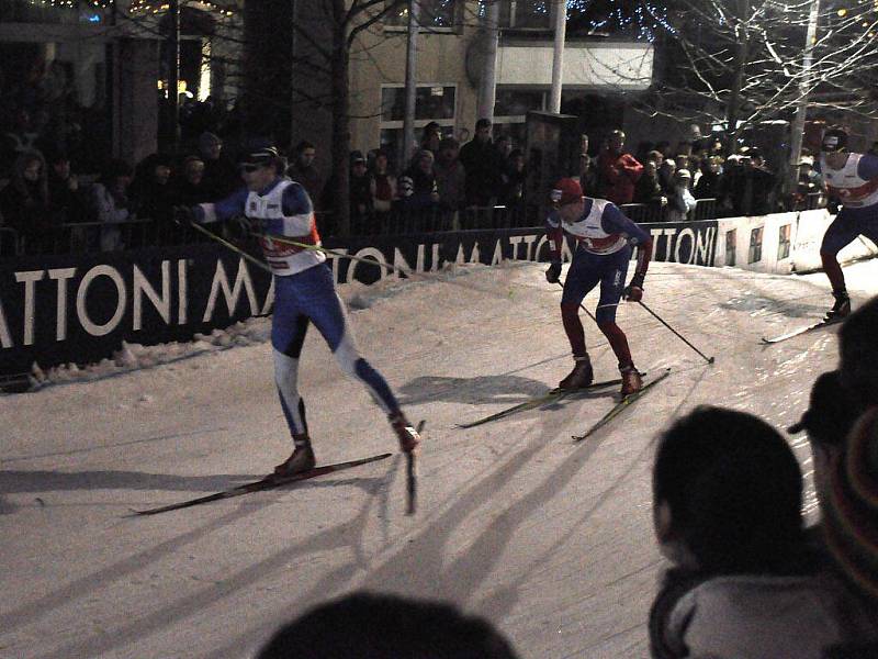Trať třetího ročníku karlovarského Ski Sprintu byla doslova obležena stovkami nadšených diváků