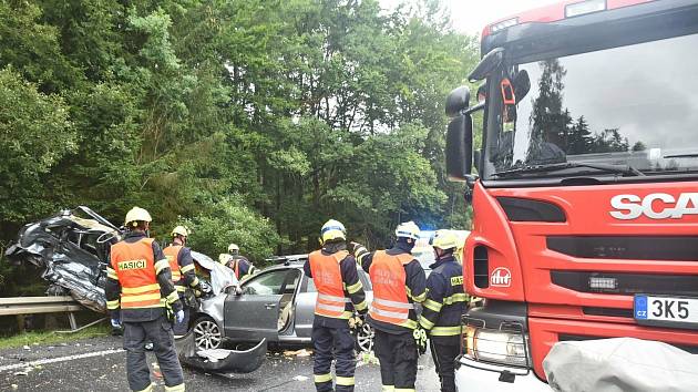 Tragická nehoda na silnici I/6 v úseku U Střelnice z 23. srpna.