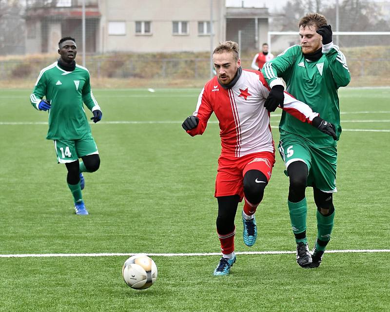 Karlovarská Slavia si připsala na konto druhou výhru v rámci zimní přípravy, když pokořila nejdříve divizní Ostrov vysoko 8:1 a posléze i Tatran Rakovník 4:2.