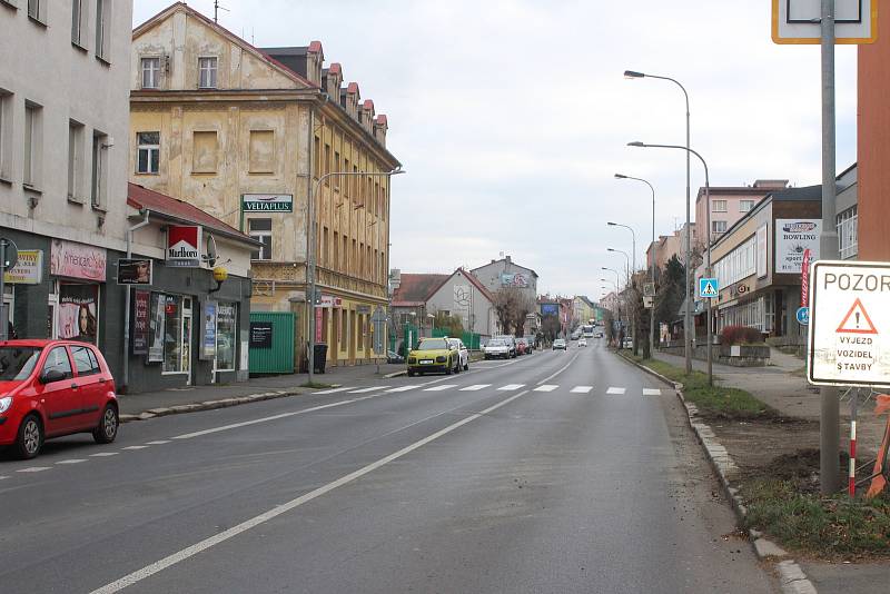 Takto je to s přechody na velmi frekventované ulici Závodu Míru, kde došlo k velké tragédii.