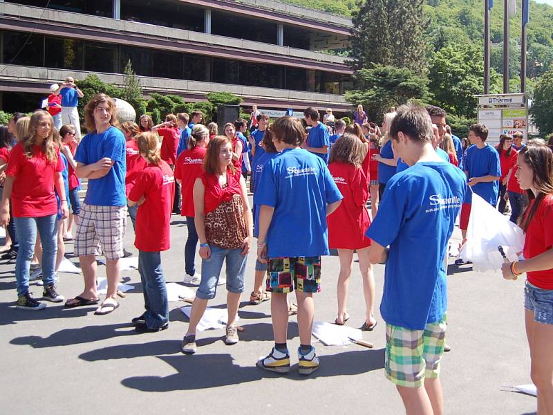 Žáci a studenti se přidali k tanečnímu festivalu, který se pořádá například i v Rakousku, Maďarsku nebo Slovinsku.