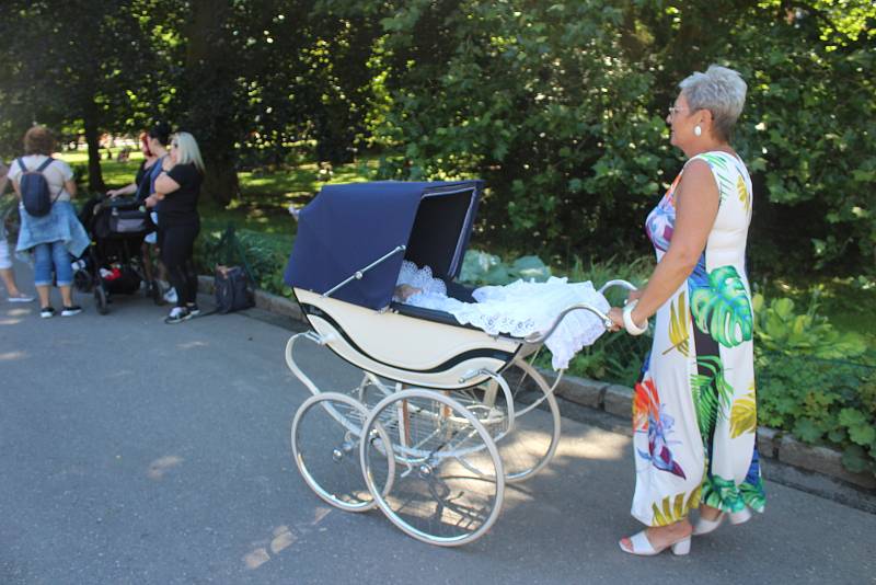 Speciálním panenkám se říká reborn, vypadají jako živá mininka a mnohdy se používají při terapiích.