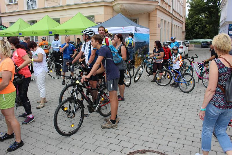 Karlovarský kraj a město Sokolov připravily pro všechny cyklisty a cykloturisty oslavu oblíbené cyklostezky podél řeky Ohře.