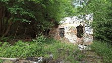 Ruiny nejstaršího českého mlýna, který stojí těsně pod Jáchymovem.