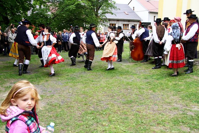 S velkou pompou spatřila světlo světa první ze tří pamětních desek věnovaných slavnému básníku J.W. Goethovi.