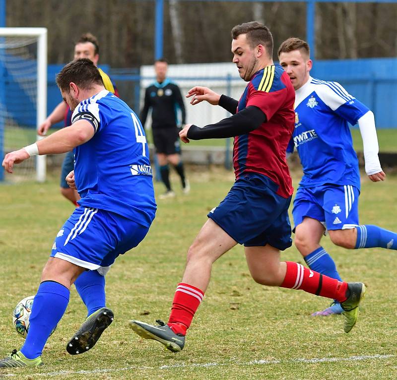 Nejdek udolal v derby Novou Roli, rozhodl Schlosser, který obstaral jediný gól utkání.