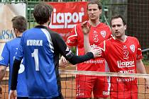 Nohejbalisté SK Liapor Witte (v červeném).