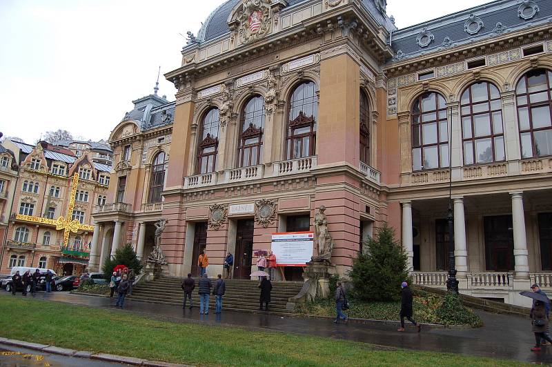 V sobotu byla slavnostně zahájena rekonstrukce Císařských lázní. Slavnostní události se účastnil i premiér Andrej Babiš a ministryně financí Alena Schillerová.