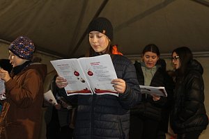 Česko zpívá koledy v Kyselce v roce 2022. Ilustrační foto. 