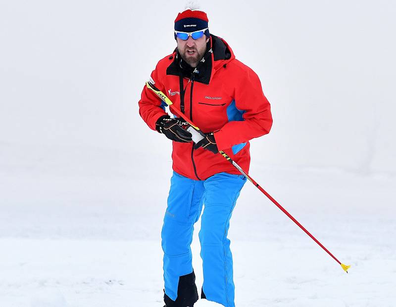 Sportovci v trikotu Karlovarského kraje si řádně užívají zimní olympiádu dětí a mládeže,