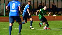 Fotbalisté Sokolova museli skousnout porážku 0:1 od Domažlic, kterou Chodům zařídil parádní trefou Jan zajíček.