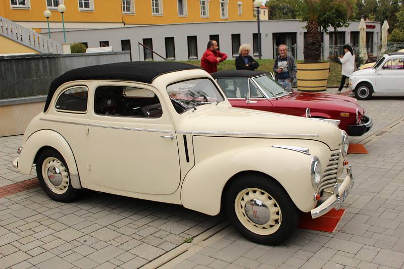 Historia Motor Club Františkovy Lázně pořádal v sobotu 1. září už 8. ročník Veteran Rallye Františkovy Lázně.