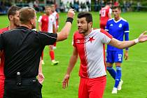 Slavia doma neuspěla, tři body bral na dvorském stadionu Vyšehrad. který vyhrál 3:0.