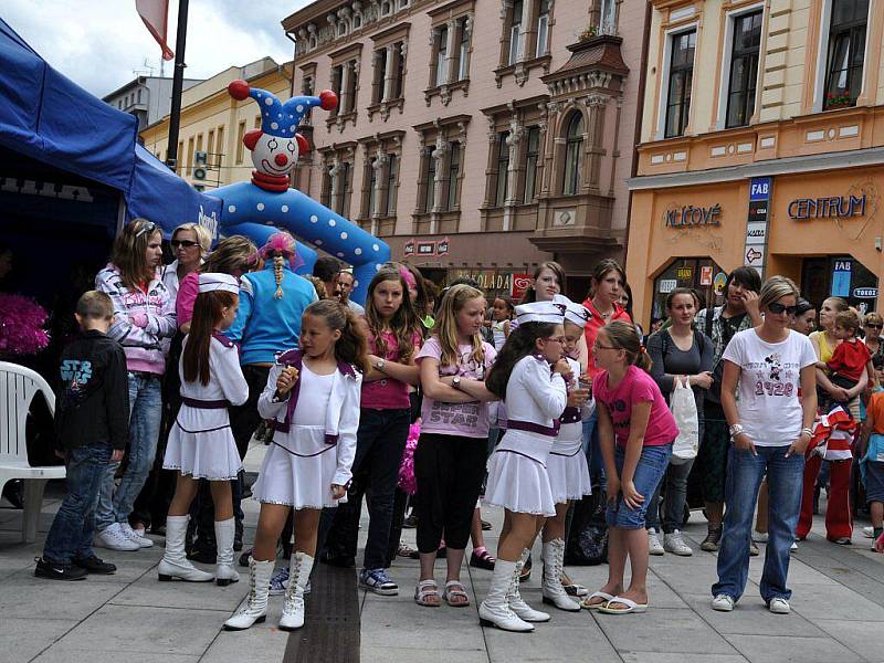 Ve čtvrtek 23. června se na chebské pěší třídě konala akce Šance pro talent