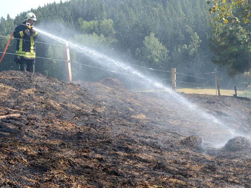 Likvidace požáru i bečovské botanické zahrady.