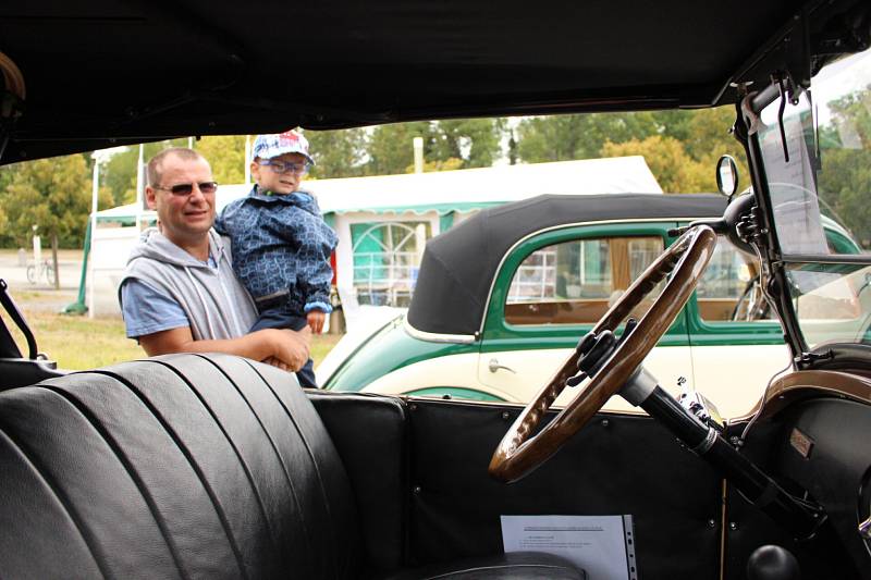 Historia Motor Club Františkovy Lázně pořádal v sobotu 1. září už 8. ročník Veteran Rallye Františkovy Lázně.