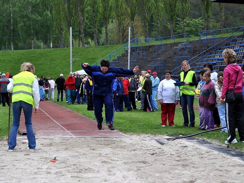 Sportovní den domovů sociálních služeb Karlovarského kraje se konal na stadionu AC Start Karlovy Vary