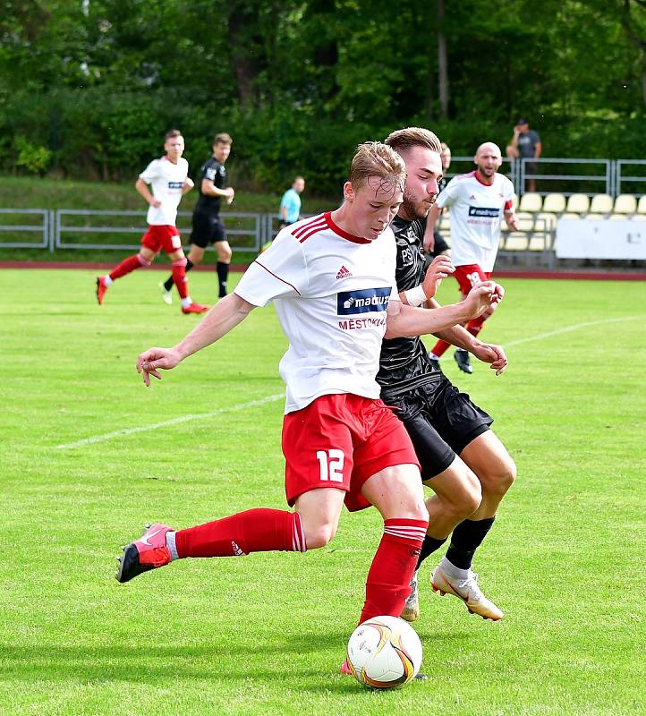 Čtyři branky si připsal na konto v souboji s Březovou B útočník rezervy Mariánských Lázní Jakub Lattisch.