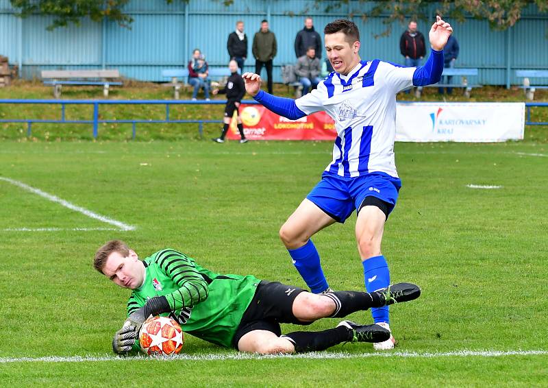 Důležité vítězství si připsala před svými fanoušky karlovarská Lokomotiva, která v derby porazila Novou Roli vysoko 6:2.