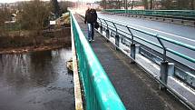 Karlovy Vary - Doubský most přes řeku Ohři čeká rekonstrukce, která potrvá až do podzimu.