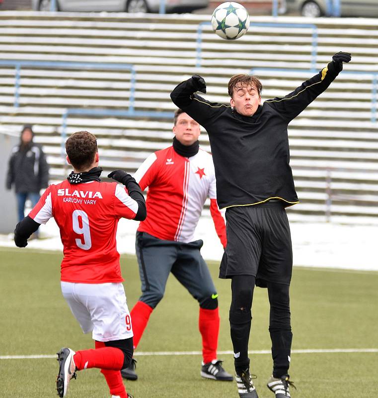 Krajské derby divizních týmů mezi Slavií Karlovy Vary a Mariánskými Lázněmi skončilo po nerozhodném výsledku 1:1 dělbou bodů.