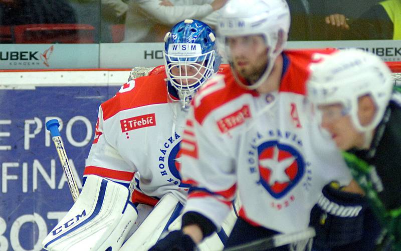 Hokejisté HC Energie (v zeleném) si v domácím prostředí poradili s Horáckou Slavií Třebíč.
