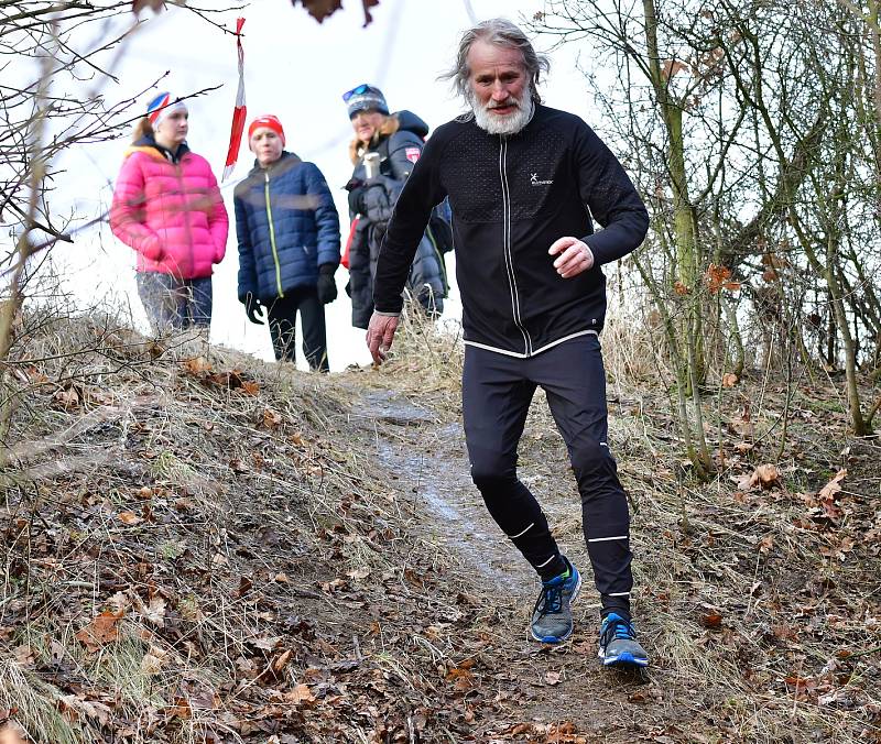 Třináctý díl již má úspěšně za sebou Zimní běžecký pohár Kadaň. Tentokrát přišel na pořad Tříkrálový běh, který se uskutečnil již po třiačtyřicáté. Závodníky tak čekalo náročných osm kilometrů ve dvou okruzích, a ty běžce řádně prověřili.