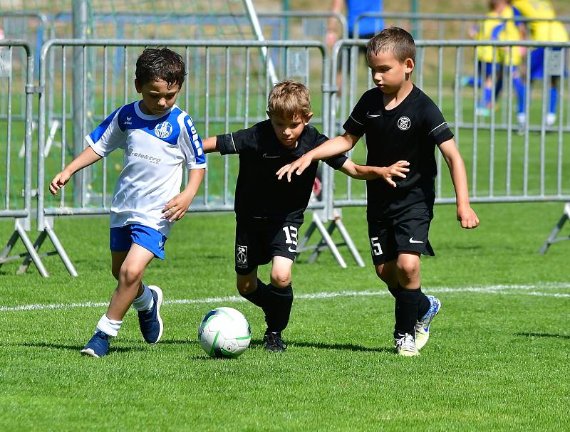 Skvělé výkony, úžasná atmosféra a také tropické počasí, to byl Den plný fotbalu.