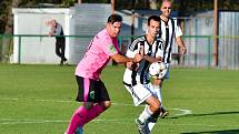 Fotbalisté Karlovy Vary-Dvory dosáhli v podzimní části již na sedmou výhru, když v dohrávce 6. kola I. A třídy porazili Skalnou 4:3.