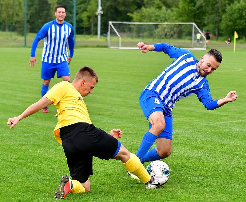 Mariánskolázeňská Viktoria prozatím vychází v Turnaji KKFS bodově naprázdno. Po domácí prohře 0:2 s rezervou karlovarské Slavie nestačila Viktoria ani na Ostrov, tomu podlehla 0:1.