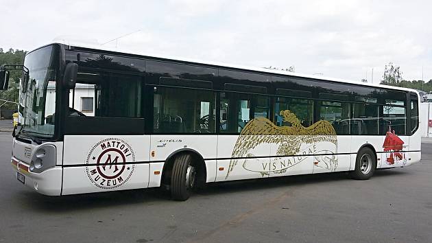 Speciální autobus, který bude vozit návštěvníky na návštěvu Kyselky.