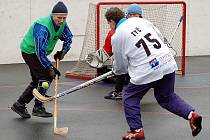 Poslední turnaj Dvorské zimy se hrál o víkendu na hřišti v Bohaticích. Na programu byl hokejbal.