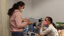 Do očkovacího centra ve Varyádě mohou i neregistrovaní. Podává se tu Pfizer, Moderna i jednorázová vakcína Jannsen,