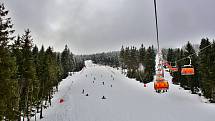 Z Klínovce hlásí provozovatelé sjezdovek skvělé podmínky pro lyžování.