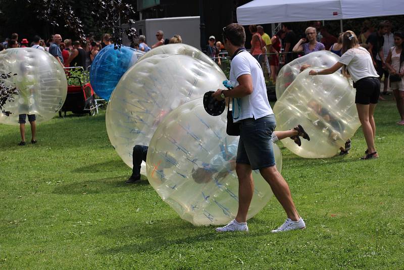 Roztančený festival v krajské režii přilákal stovky lidí.