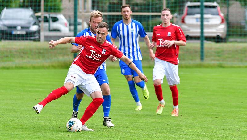 Fotbalisté Ostrova remizovali v předposledním kole s Českým Brodem 1:1, ale na záchranu v soutěži to nestačilo, jelikož Slaný obstál v derby s Kladnem, a definitivně tak ukončil šance ostrovského výběru na záchranu v divizní soutěži.