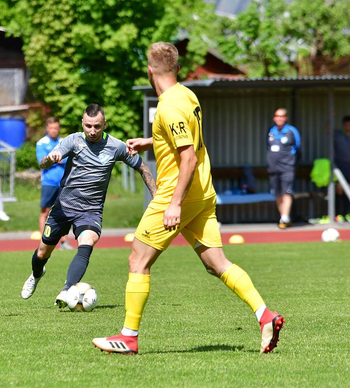 Chebská Hvězda porazila v derby v rámci Fortuna divize A Mariánské Lázně 3:1.