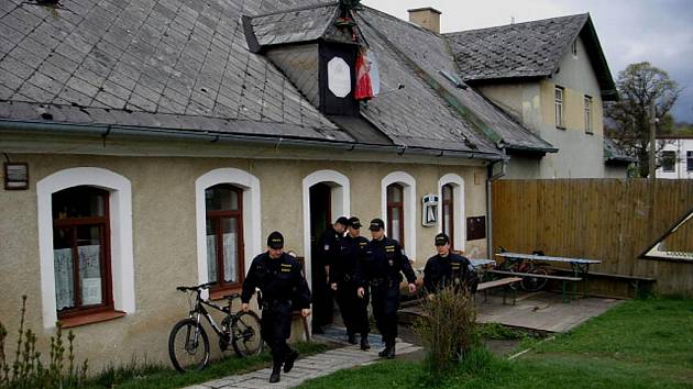 V pořádku, mohli zahlásit policisté poté, co opustili poslední z restaurací na Tepelsku. Nikde se nesetkali s případem nalévání alkoholu mladistvým a nezletilým.