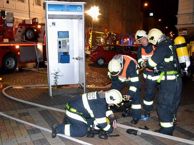 Požár domu v karlovarské Jaltské ulici.