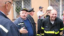 Dobrovolní hasiči ve Vojkovicích slavili 90. výročí sboru a převzali nový prapor.