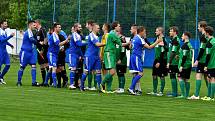 FK Nejdek (v modrém) slavil sté výročí duelem s karlovarskou Energií, remízou 8:8.